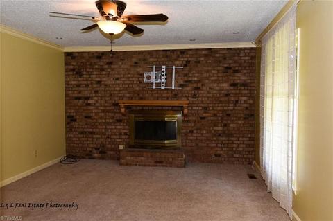 405 Lardner Pl, High Point, NC 27260 photo 5