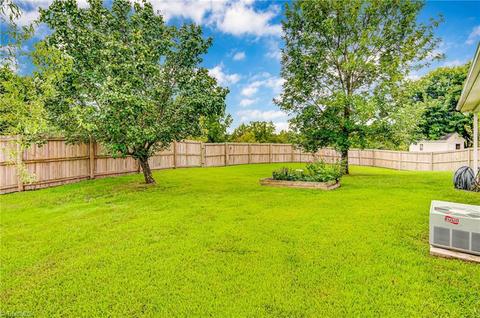 826 Eli Moore Ct, High Point, NC 27265 photo 26