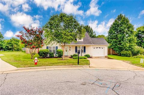 826 Eli Moore Ct, High Point, NC 27265 photo 2