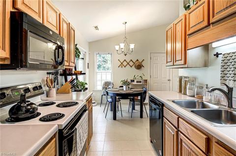 826 Eli Moore Ct, High Point, NC 27265 photo 13