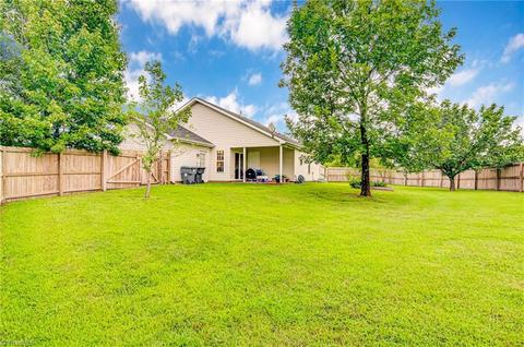 826 Eli Moore Ct, High Point, NC 27265 photo 25