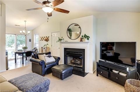 826 Eli Moore Ct, High Point, NC 27265 photo 4