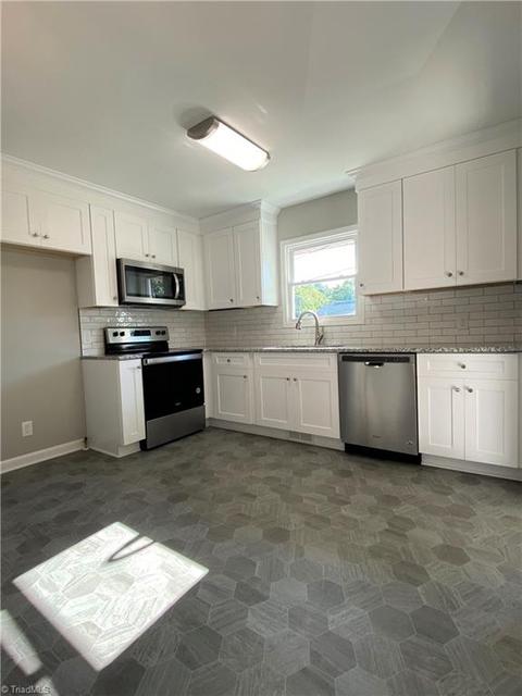 1108 Morningside Dr, Burlington, NC 27217 photo 4