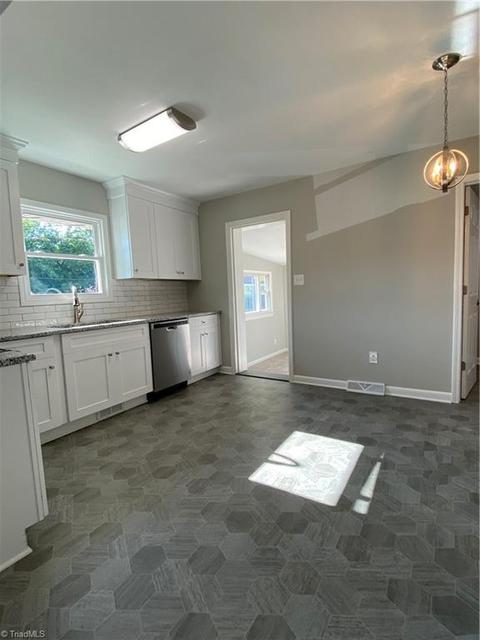 1108 Morningside Dr, Burlington, NC 27217 photo 5