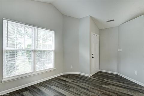 3204 Pipers Way, High Point, NC 27265 photo 7