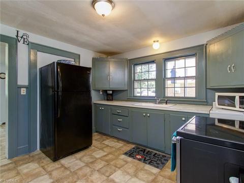 104 Bellevue Dr, High Point, NC 27265 photo 8