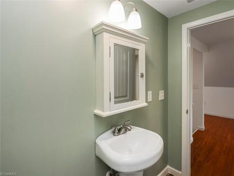 819 Circle Dr, High Point, NC 27262 photo 19