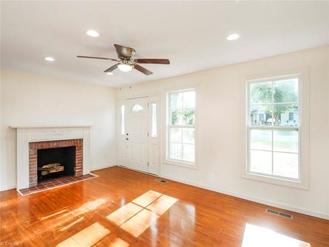 819 Circle Dr, High Point, NC 27262 photo 3