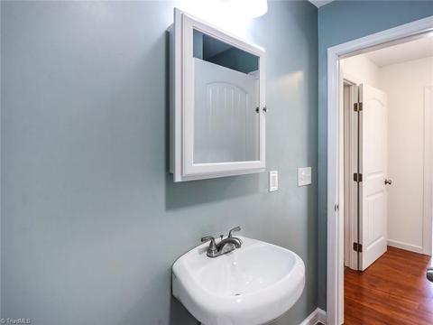 819 Circle Dr, High Point, NC 27262 photo 13