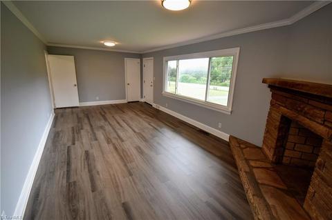 921 King St, King, NC 27021 photo 16