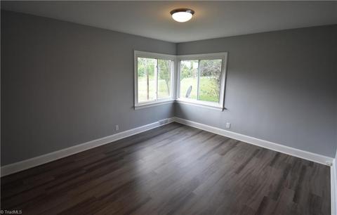 921 King St, King, NC 27021 photo 14
