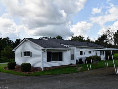 921 King St, King, NC 27021 photo 24