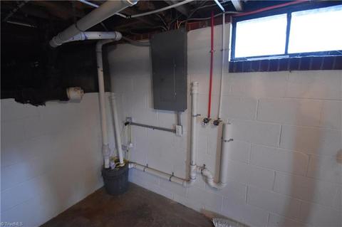 921 King St, King, NC 27021 photo 22