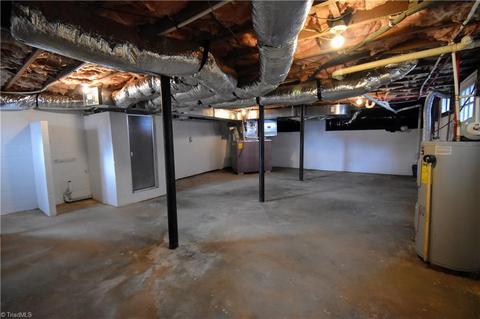 921 King St, King, NC 27021 photo 23