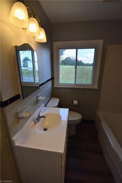 921 King St, King, NC 27021 photo 11