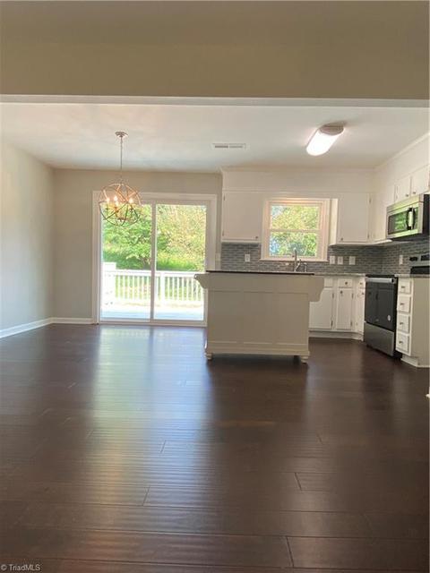 206 Mountainview Ct, King, NC 27021 photo 3