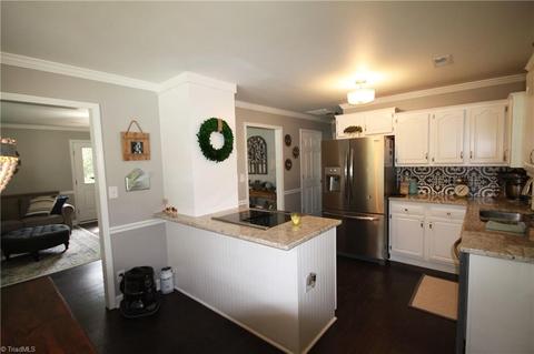 1493 Bradley Rd, Pinnacle, NC 27043 photo 11