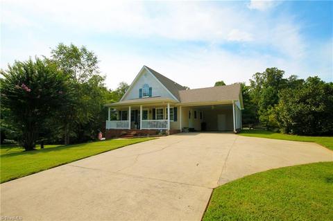 1493 Bradley Rd, Pinnacle, NC 27043 photo 3