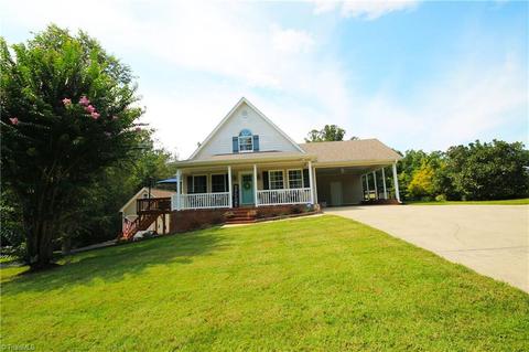 1493 Bradley Rd, Pinnacle, NC 27043 photo 2