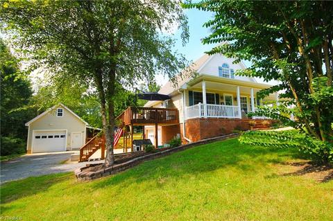 1493 Bradley Rd, Pinnacle, NC 27043 photo 1