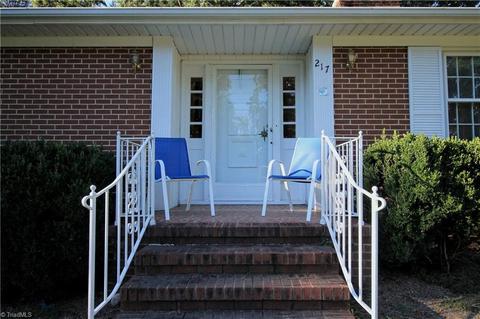 217 Stadium Dr, Eden, NC 27288 photo 3