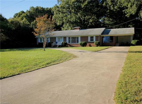 217 Stadium Dr, Eden, NC 27288 photo 2