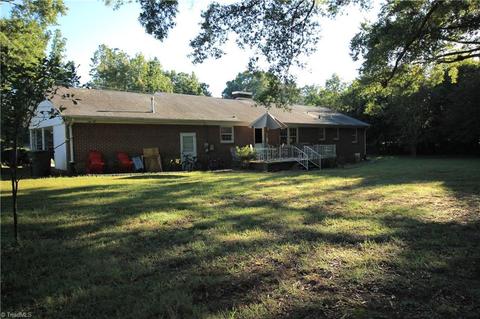 217 Stadium Dr, Eden, NC 27288 photo 6