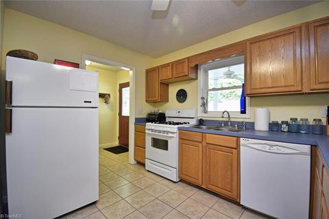 234 Stoney Ln, Purlear, NC 28665 photo 8