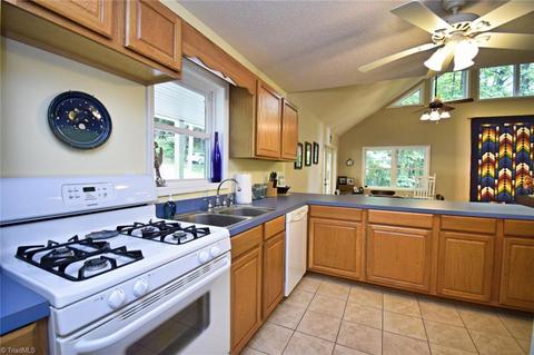 234 Stoney Ln, Purlear, NC 28665 photo 9