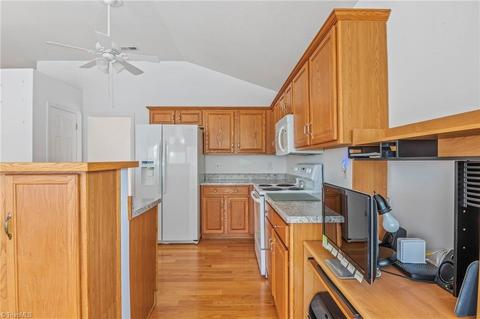 3976 Sorrell Ct, High Point, NC 27265 photo 9