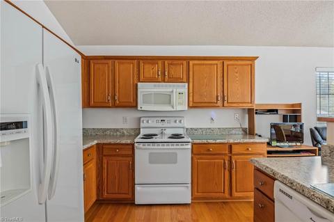 3976 Sorrell Ct, High Point, NC 27265 photo 7