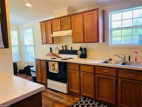 155 Case School Rd, Madison, NC 27025 photo 4