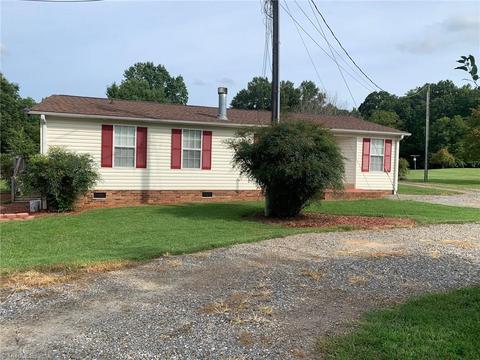 155 Case School Rd, Madison, NC 27025 photo 2