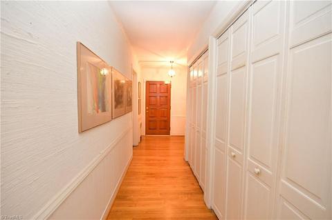 820 Quaker Ln, High Point, NC 27262 photo 5