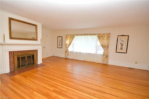 820 Quaker Ln, High Point, NC 27262 photo 6