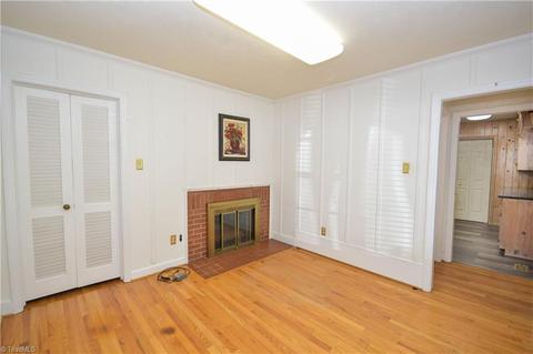 820 Quaker Ln, High Point, NC 27262 photo 9