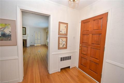 820 Quaker Ln, High Point, NC 27262 photo 3