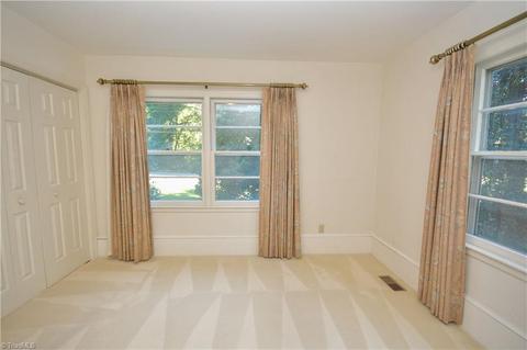 820 Quaker Ln, High Point, NC 27262 photo 21