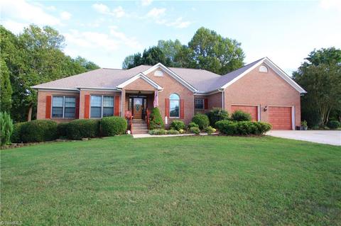 7135 Bridlewood Dr, Trinity, NC 27370 photo 1
