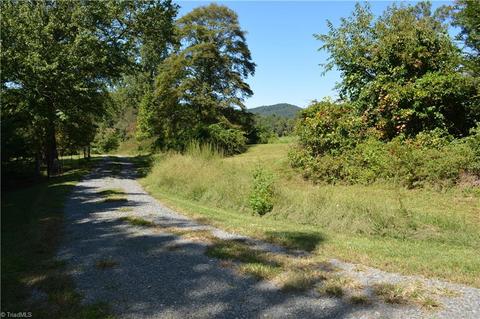 562 Traphill Mill Rd, Traphill, NC 28685 photo 17