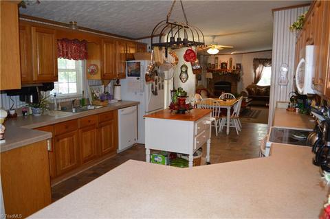 562 Traphill Mill Rd, Traphill, NC 28685 photo 19