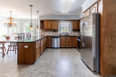 6906 Wicklow Dr, Browns Summit, NC 27214 photo 3