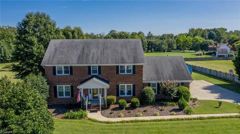 6906 Wicklow Dr, Browns Summit, NC 27214 photo 1