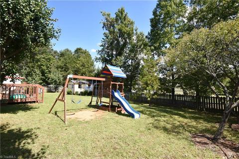 3316 Sumter Dr, High Point, NC 27265 photo 12