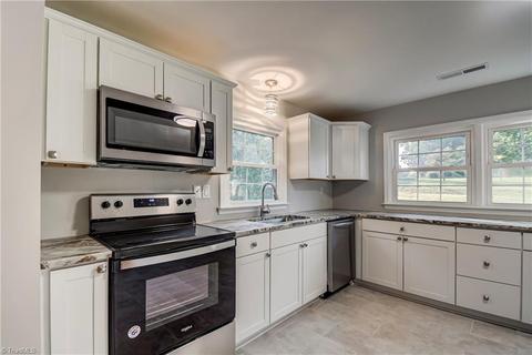 1095 Brookview Rd, Germanton, NC 27019 photo 7