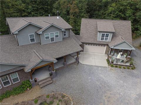 660 Benge Dr, Elkin, NC 28621 photo 4