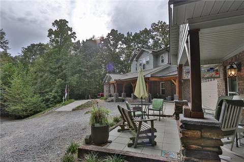 660 Benge Dr, Elkin, NC 28621 photo 5