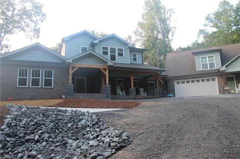 660 Benge Dr, Elkin, NC 28621 photo 3