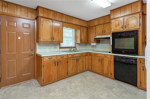 5202 Windemere Cir, Trinity, NC 27370 photo 12