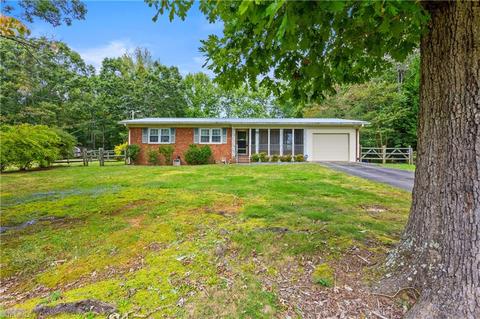 5202 Windemere Cir, Trinity, NC 27370 photo 1